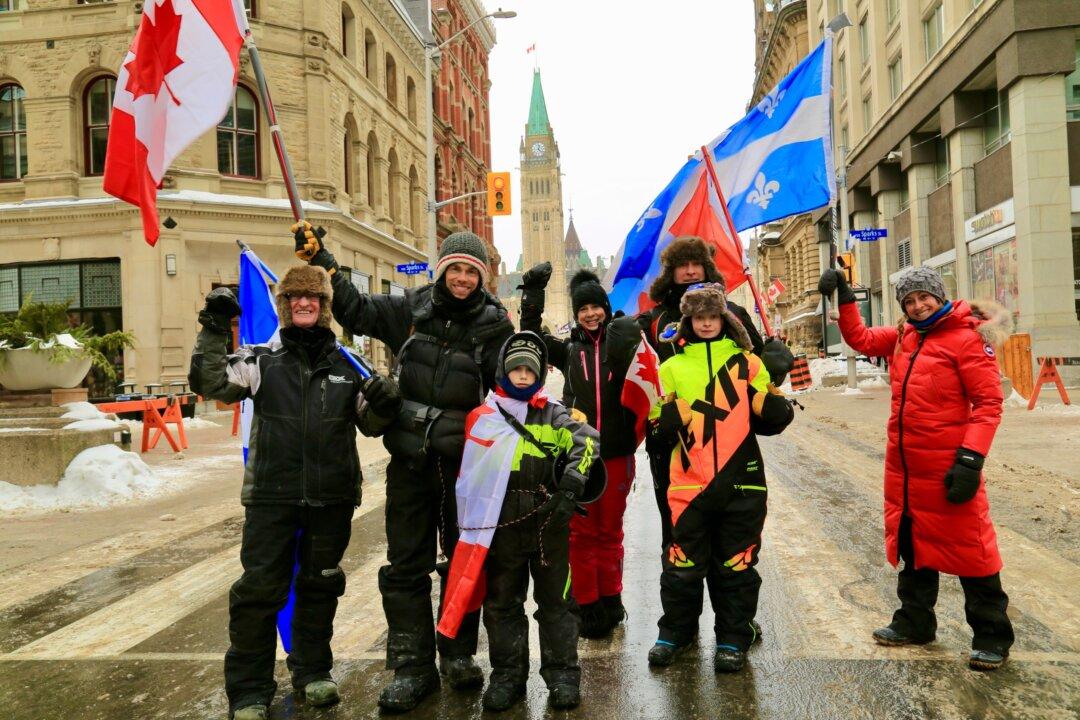 ‘Truckers for Freedom’ Protest Continues in Ottawa Sunday as Movement Marks One Week in the Nation’s Capital