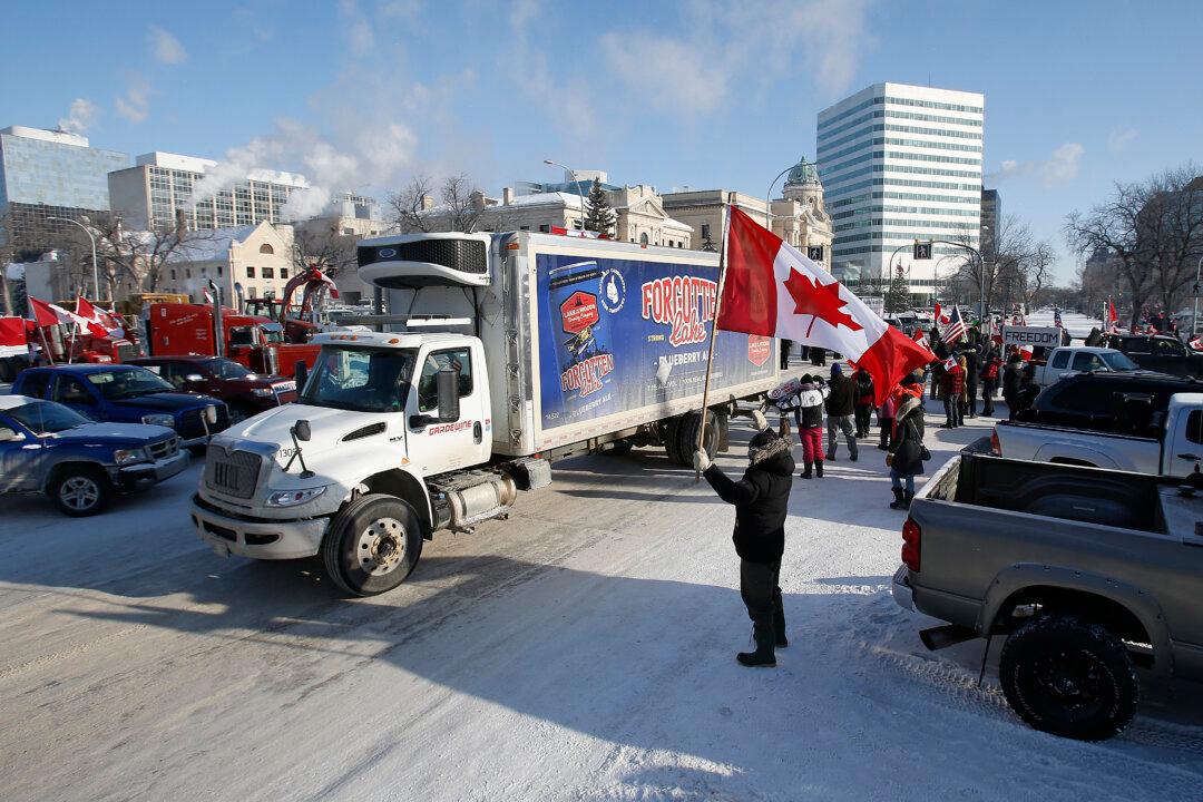 Winnipeg Vehicle Attack on Trucker Protesters a Warning for Politicians, Legacy Media to Calm the Situation