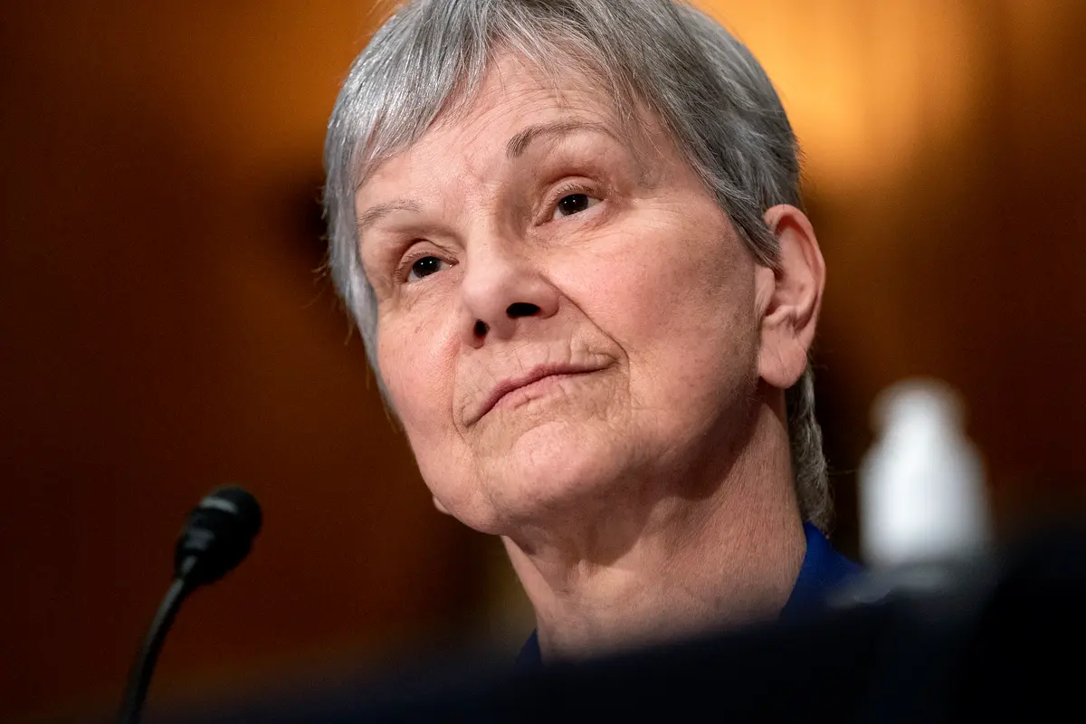 Top FDA Official Urged Fauci, NIH Head to Study Problems After COVID-19 Vaccination