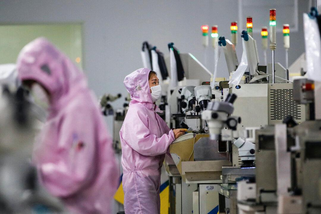 China Loses More in US-China Technology Decoupling, Peking University Report Reveals