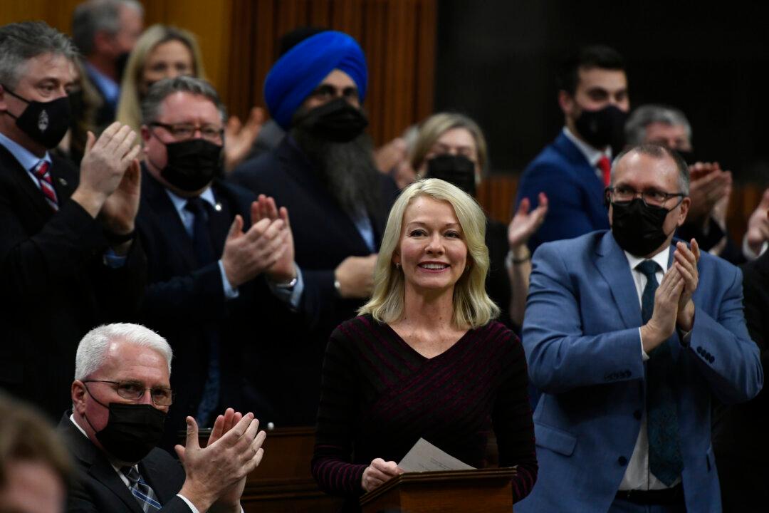 Trudeau Needs to ‘Depoliticize’ Response to COVID and Reopen Canada Quickly: Bergen