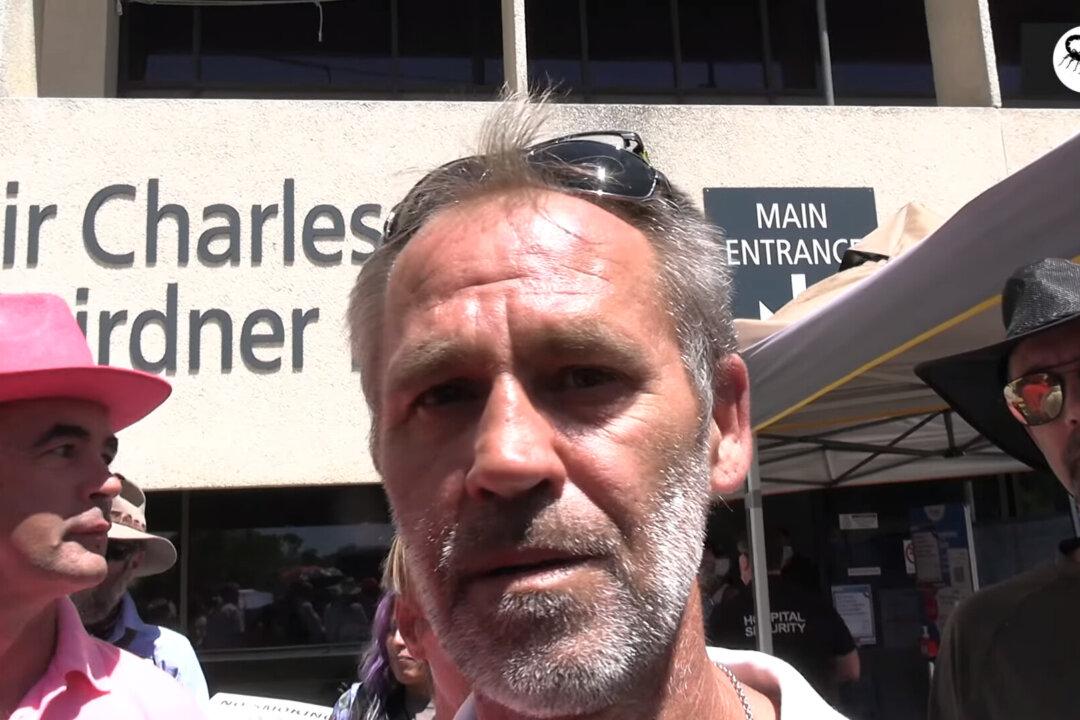 Unvaccinated Australian Denied Entry to See Wife Before Brain Surgery, Allowed in After Public Outcry