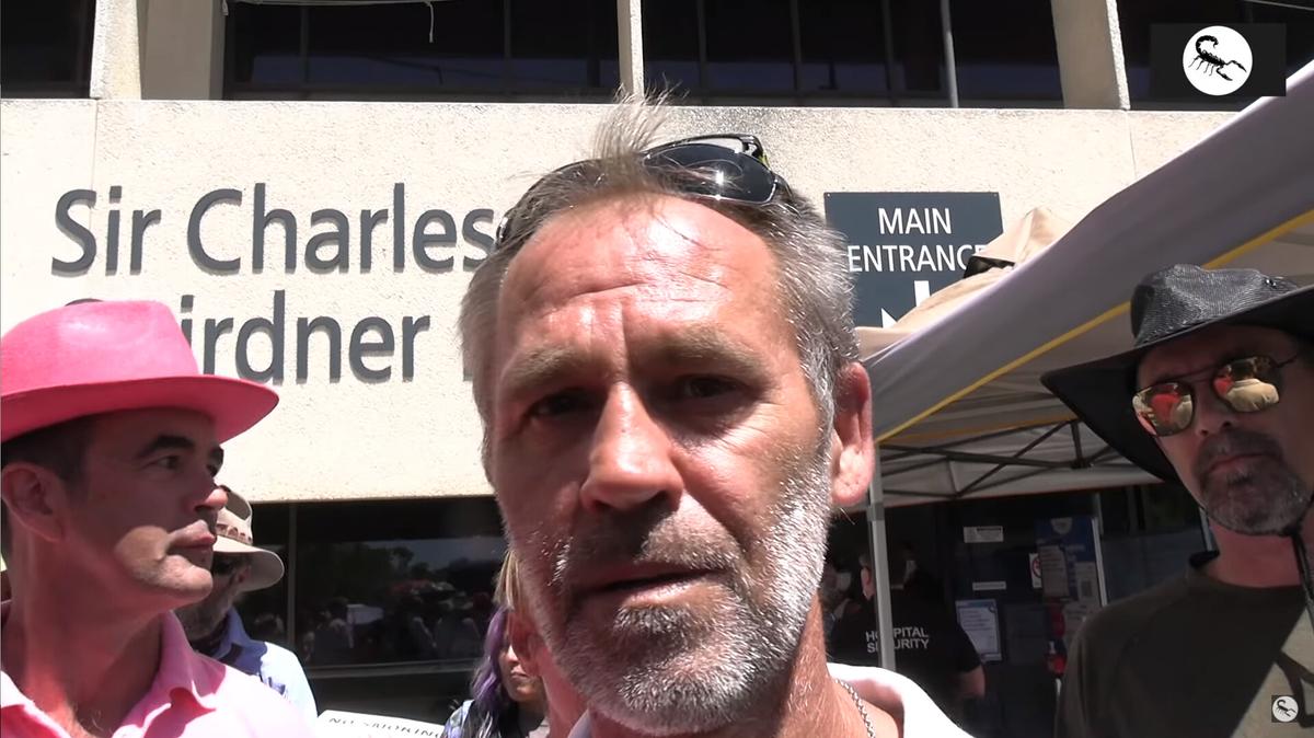 Unvaccinated Australian Denied Entry to See Wife Before Brain Surgery, Allowed in After Public Outcry