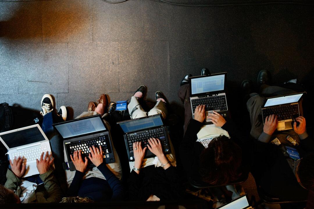 Screens and Stress Culprits Behind American Sleeplessness, Experts Say