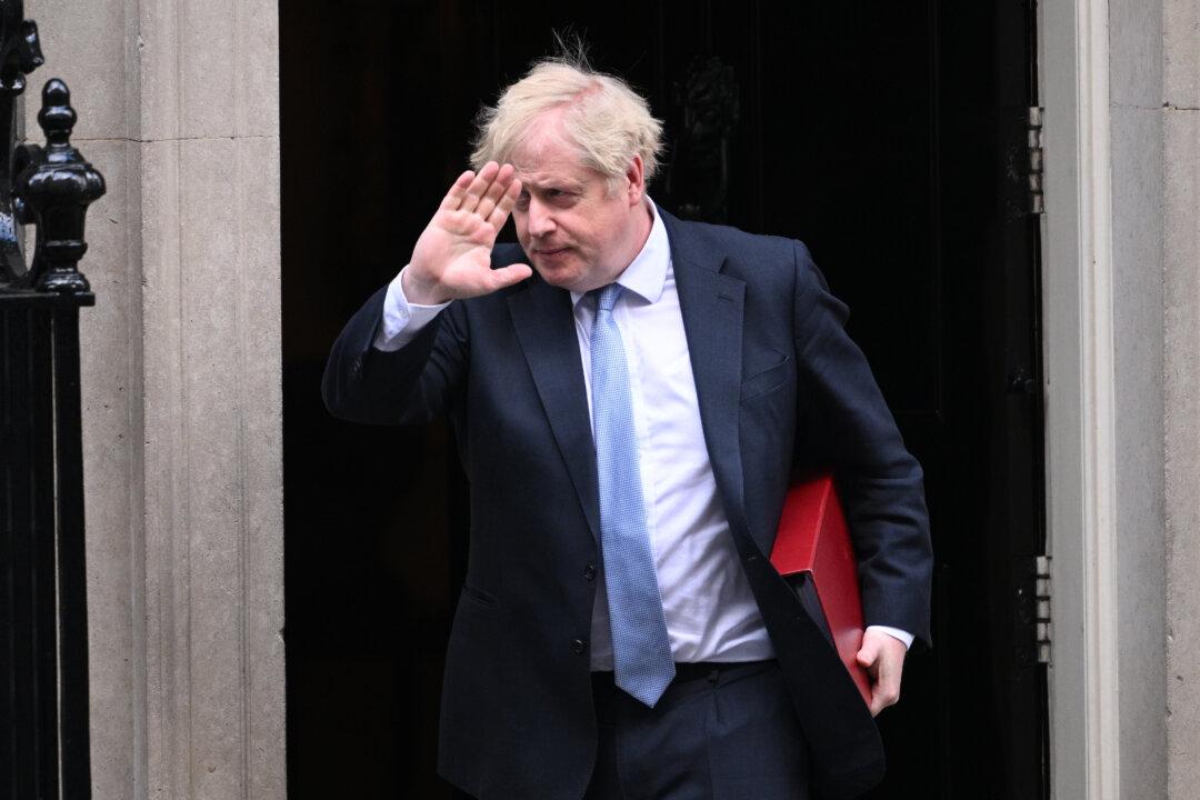 England to Remove Last Remaining COVID-19 Restrictions in 2 Weeks