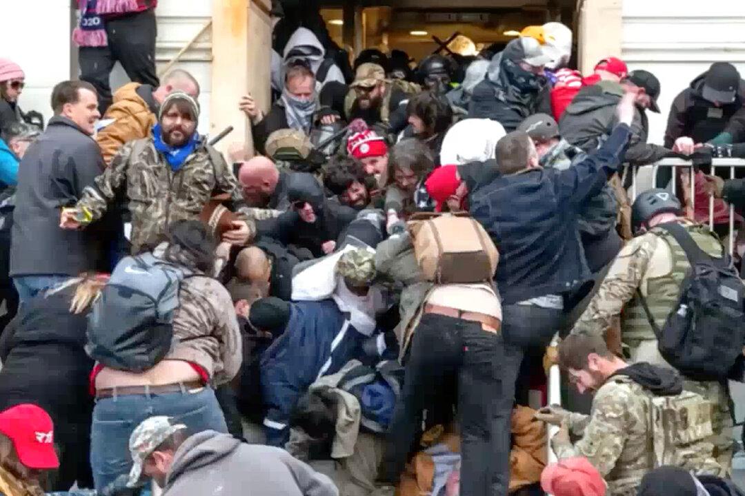 ‘No Valid Reason’ to Withhold More Than 14,000 Hours of Jan. 6 Video: Defense Attorney