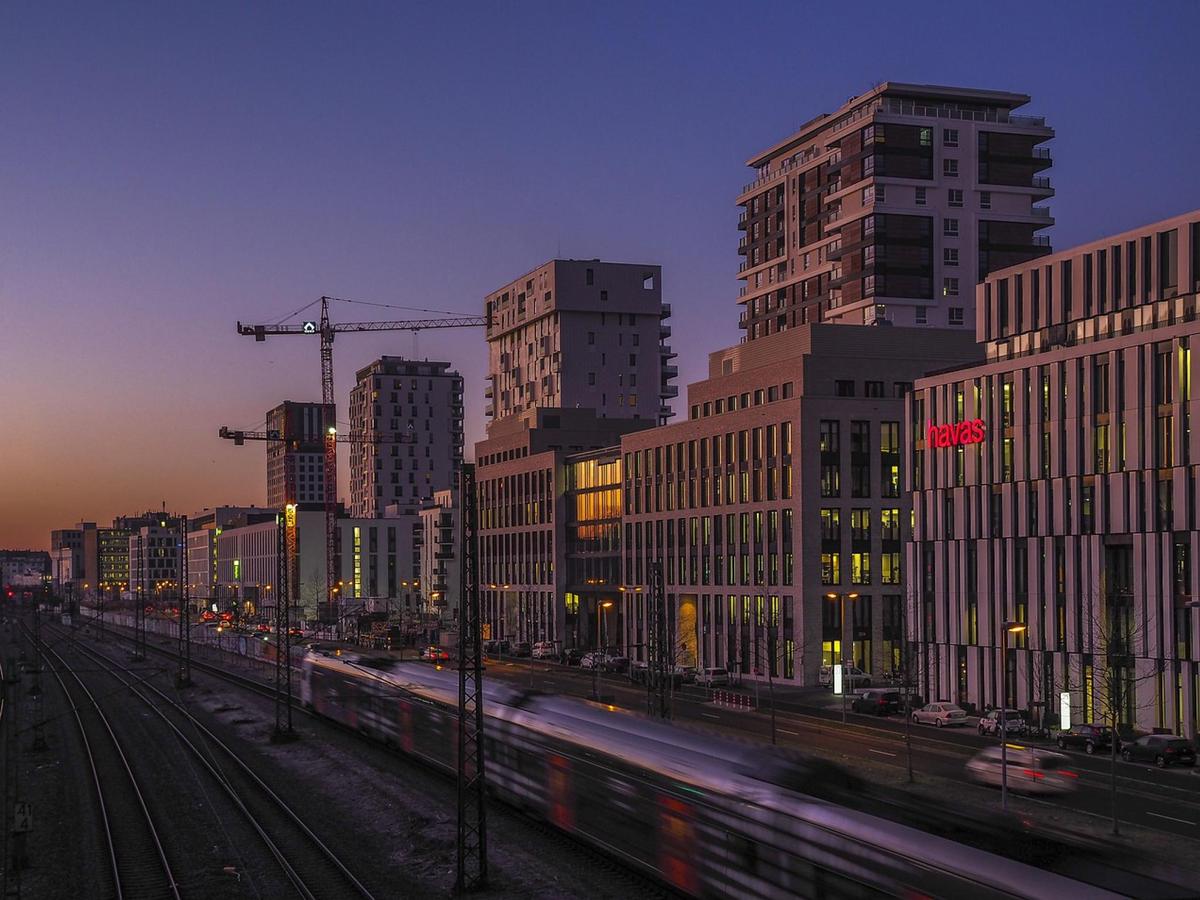 Commercial Property Sales Slowed in Spring 2022 as Rising Interest Rates Deterred Buyers