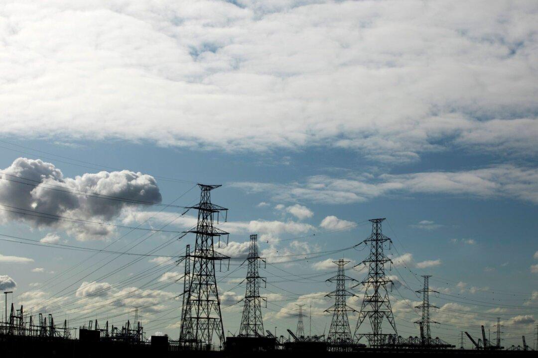 Staff Shortages, Supply Backups Batter EU Economic Growth