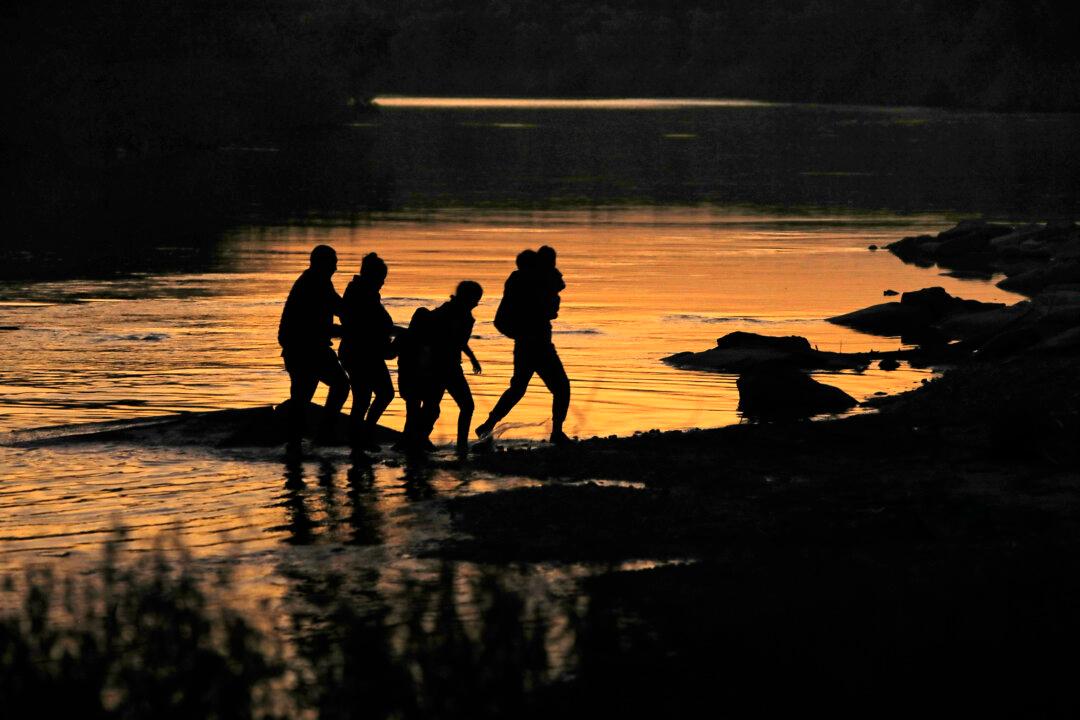 Texas Border Agents Discover 40 Illegal Immigrants Packed Inside Metal Box