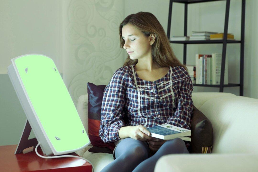 Green Light Cuts Monthly Migraine Days by 60%