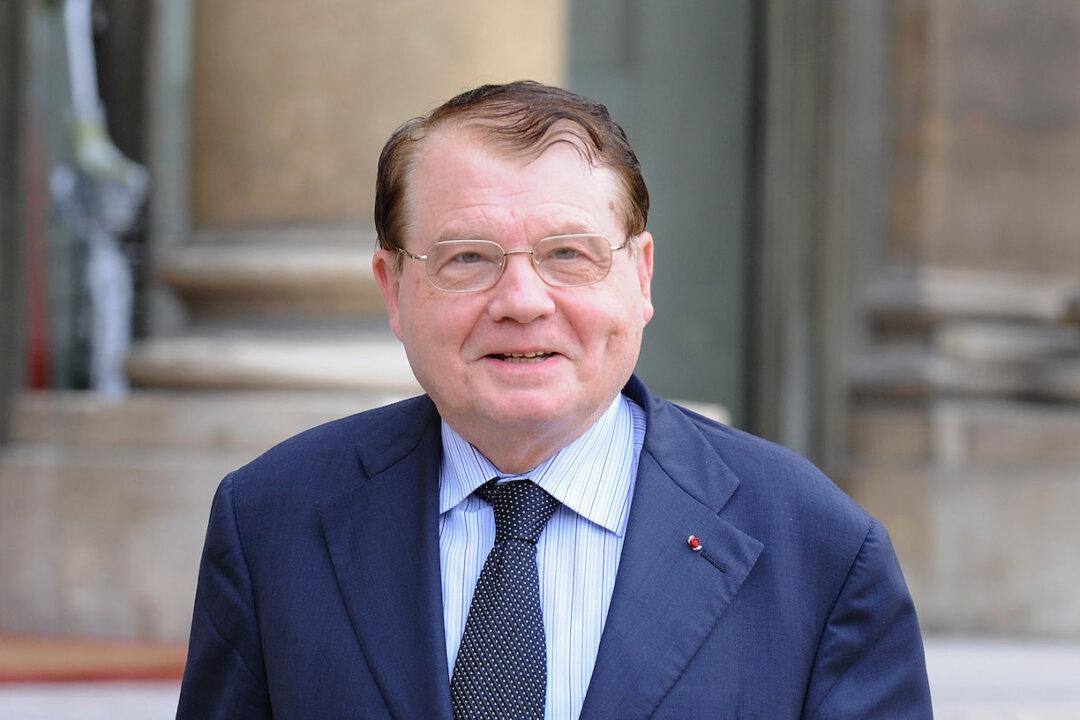 Luc Montagnier, Virologist Who Discovered HIV and Critic of COVID-19 Vaccine Mandates, Dies at 89
