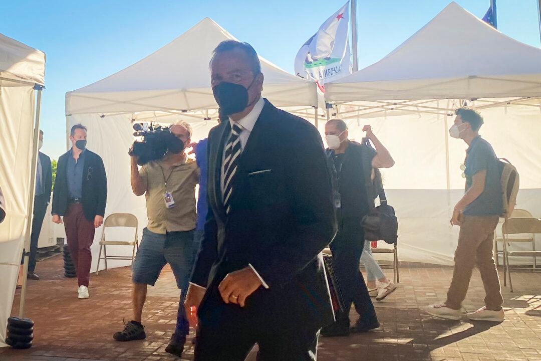 Billionaire Rick Caruso Officially Joins LA Mayoral Run