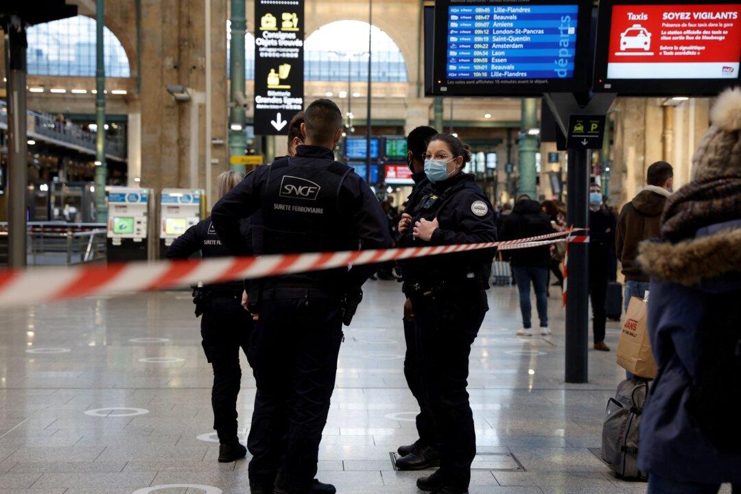 French Police Kill Man Who Attacked Them With Knife at Paris Rail Station, Minister Says