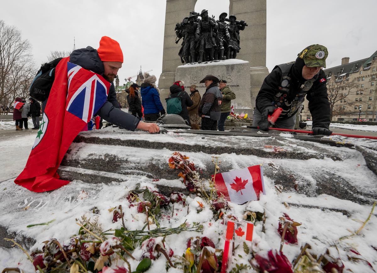 Soldiers Investigated for Showing Support for Freedom Convoy