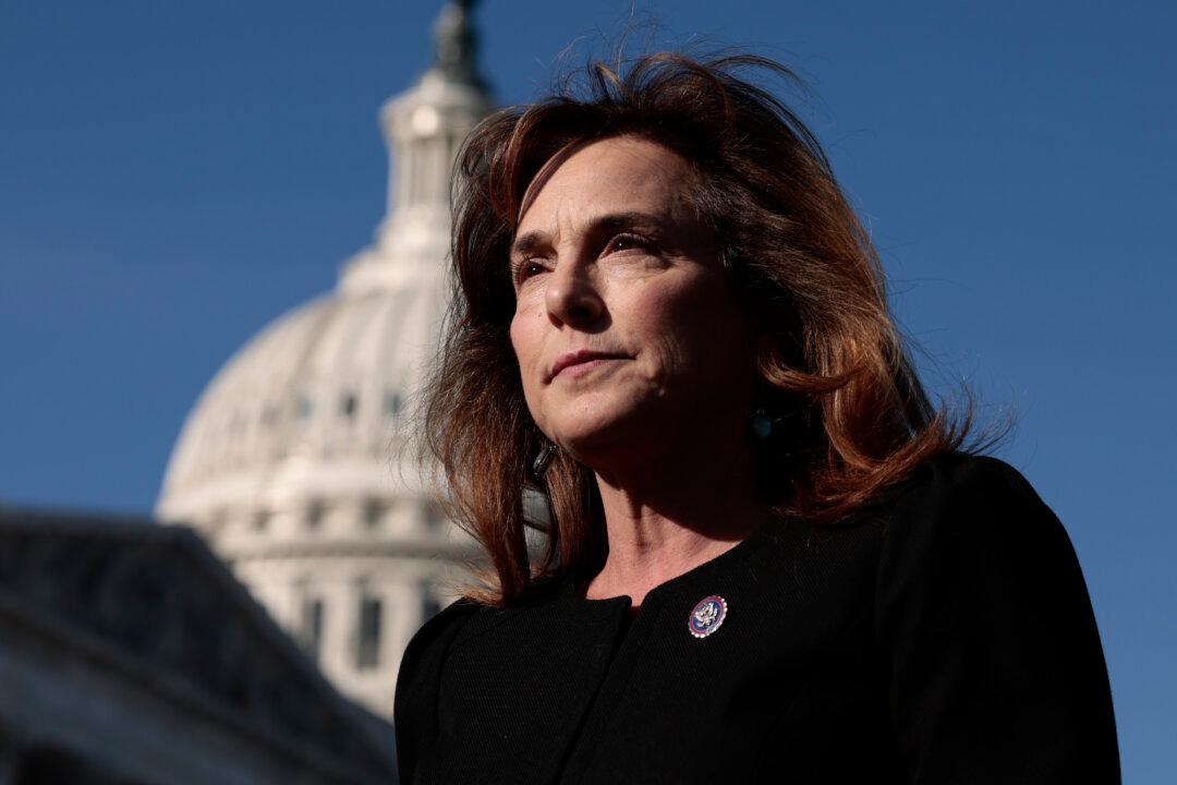 Rep. McClain Rips Financial Regulators for SVB Collapse