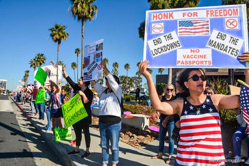 South Bay Residents Show Support for US Trucker Convoy