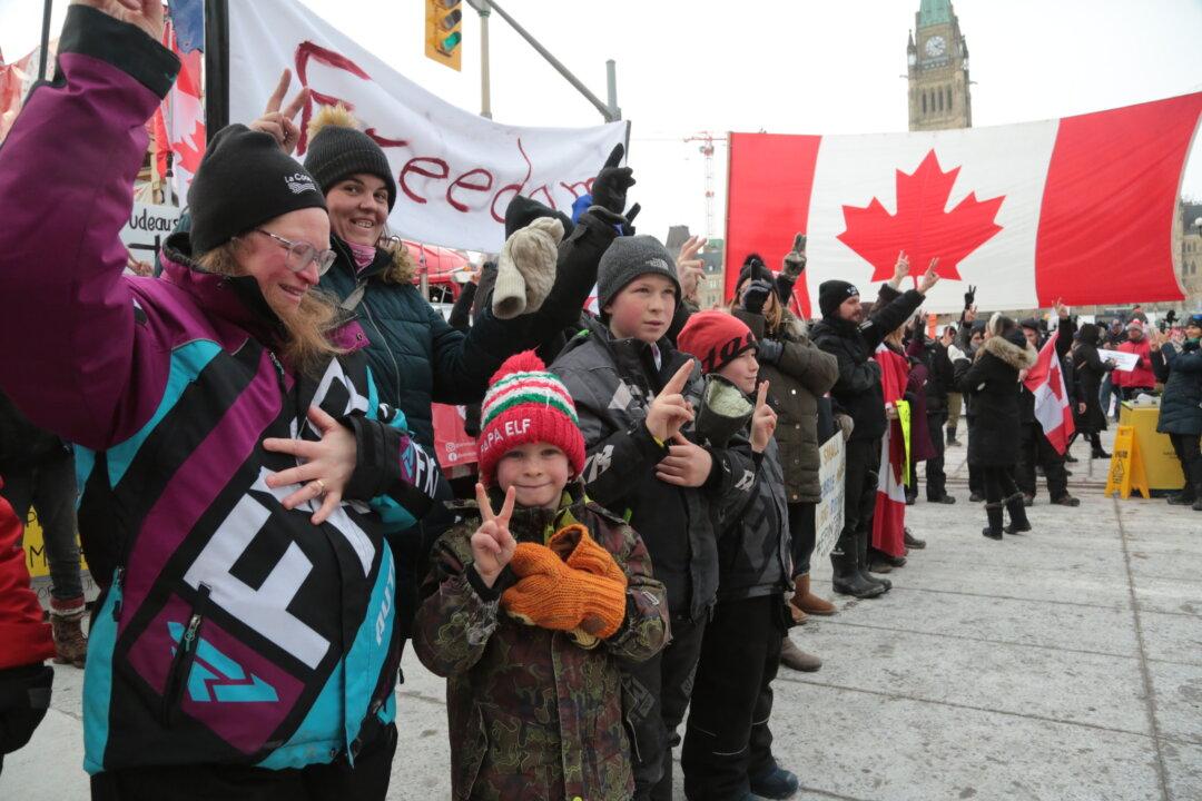 Ottawa Mayor Declined Call From Parliament Security Service During Freedom Convoy: Official