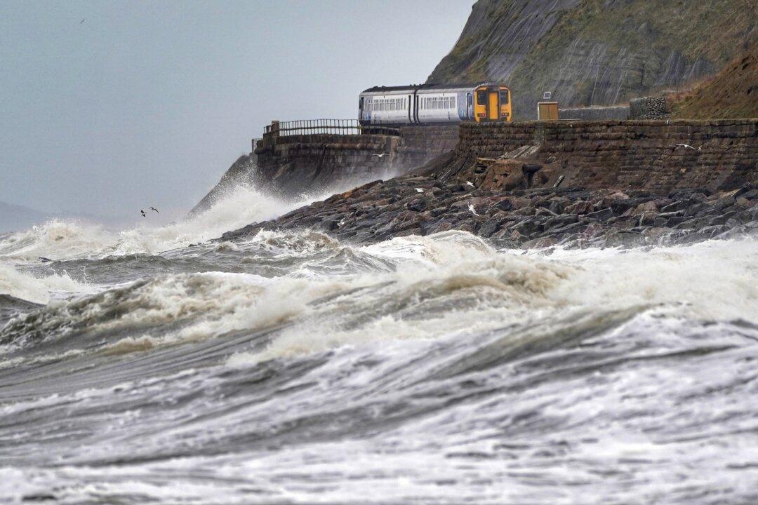 UK: Red Weather Alert Warns of ‘Danger to Life’ From Storm Eunice