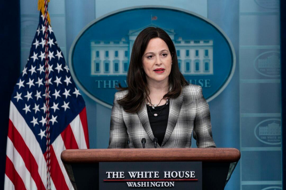 White House Accuses Russia of Cyberattacks Targeting Ukraine