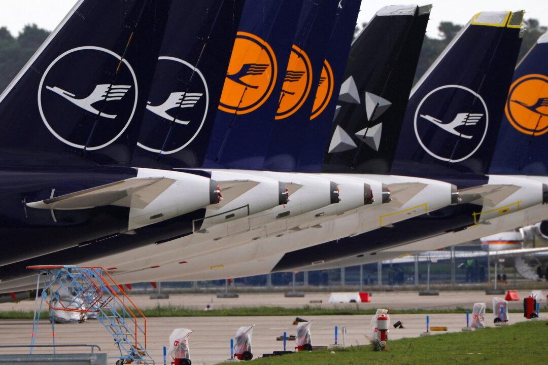 Ukraine Closes Down Airspace for Civilian Flights as Conflict Escalates