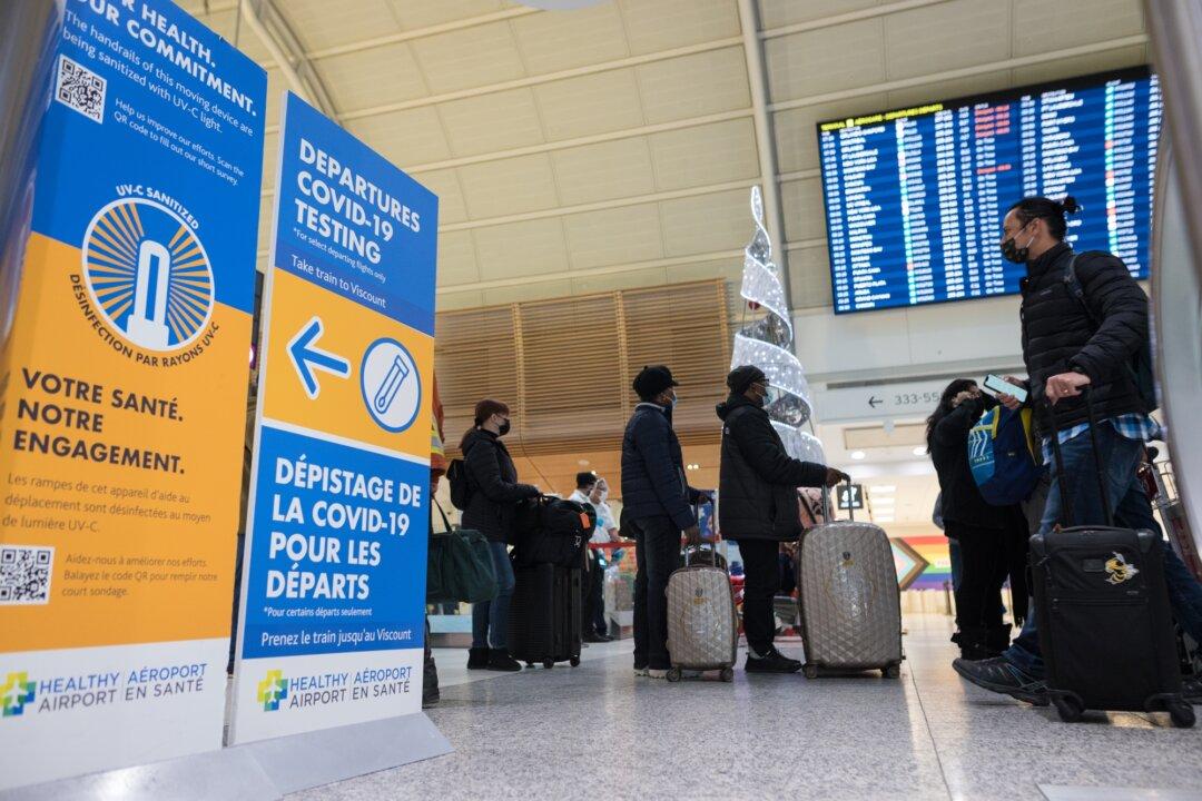 Group of Doctors, Scientists Calls for Immediate Removal of All COVID-19 Restrictions