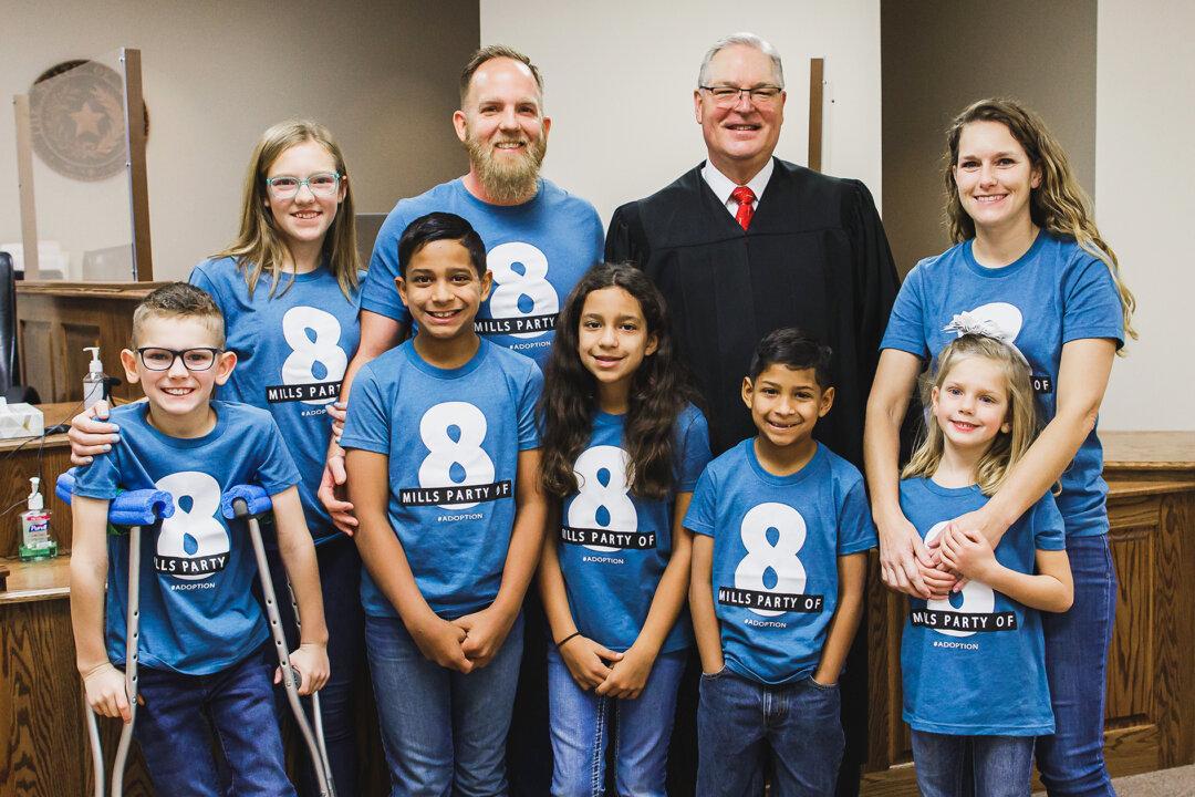 Texas Parents ‘Driven by Faith’ Adopt 3 Siblings out of Foster Care, Becoming a Family of 8