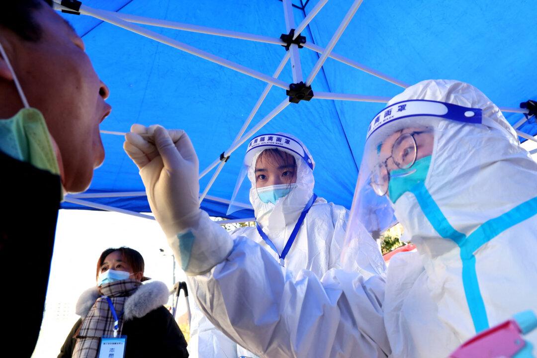 Delta, Omicron Outbreaks Spread in Parts of China