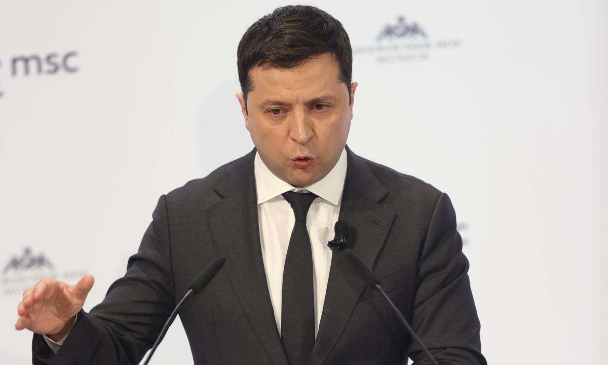 Ukrainian President Suggests Developing Sanction Package to Deter Russian Aggression