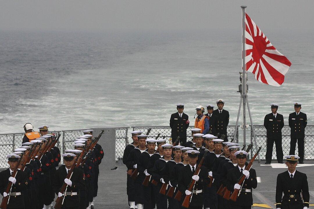 Abe’s Think Tank Proposes ‘Beheading’ Military Move to Deter Chinese Communist Party