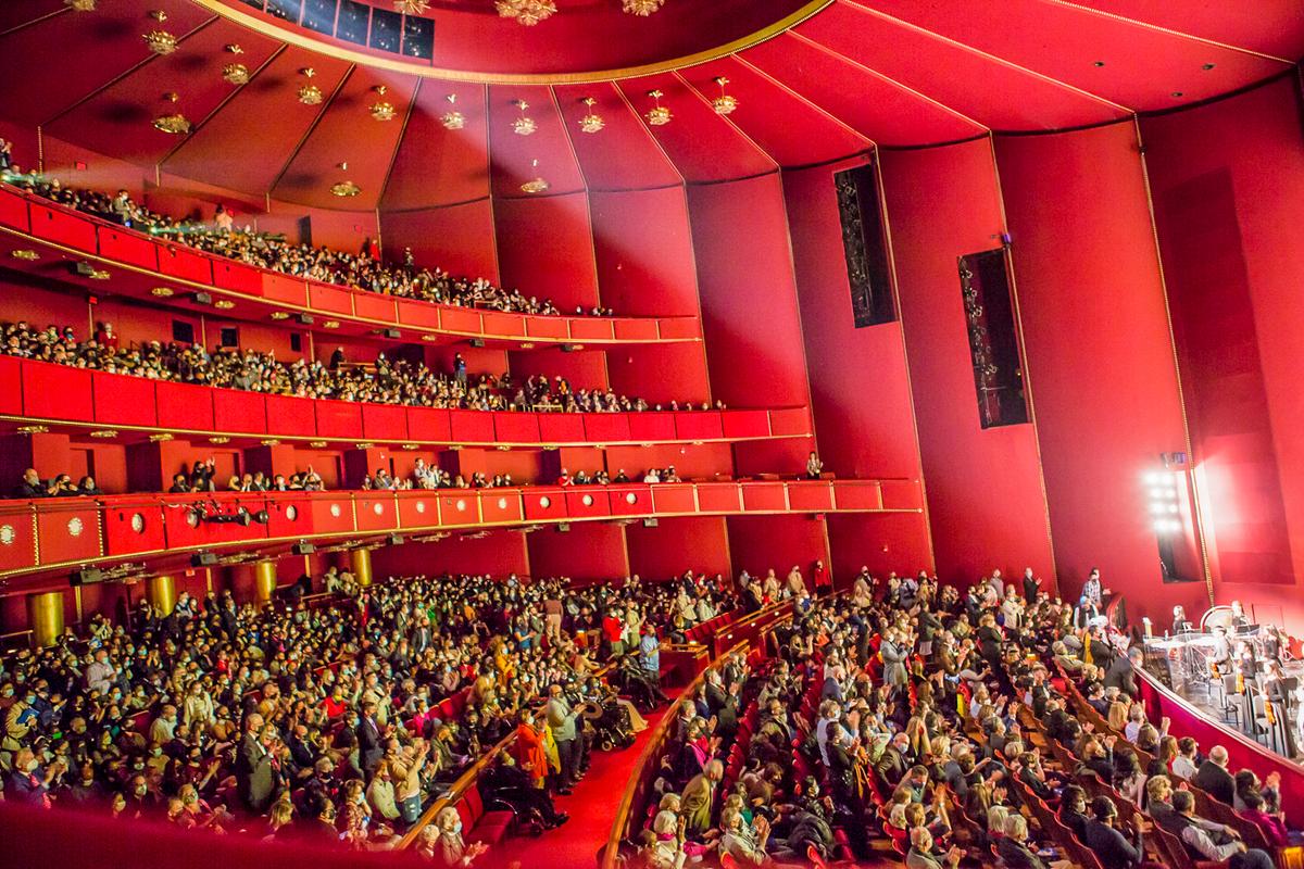 Human Rights Defender Praises Shen Yun