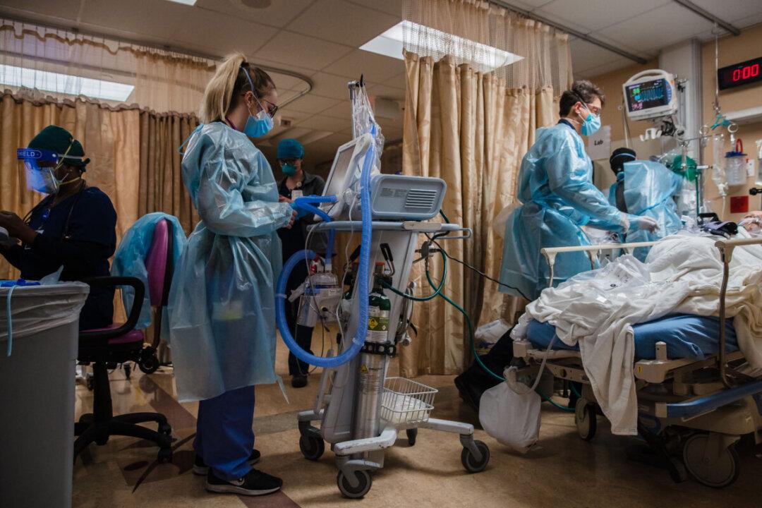 Child Dies in Severe Hepatitis Outbreak; Officials Say It’s Not Linked to ‘COVID-19 Vaccines’