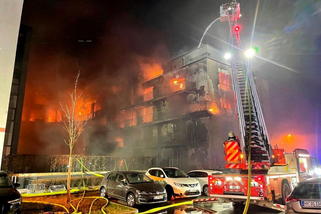 Fire Breaks Out at German Residential Complex, 3 Injured