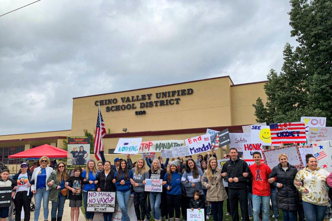 Union Advises Teachers to Disregard California School District’s Transgender Student Notification Policy