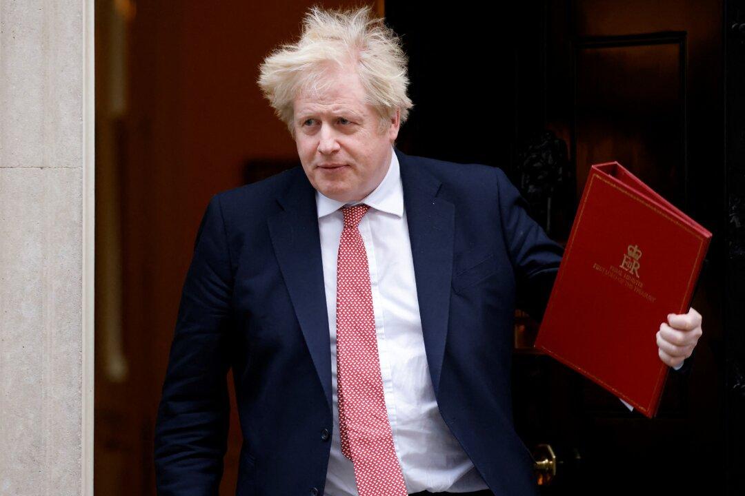 UK’s Johnson Announces End to All COVID-19 Restrictions in England