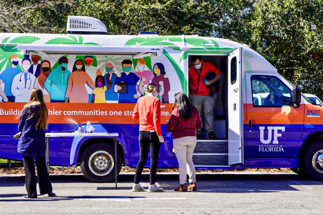 CDC Grant Program Spends $5,000 Per Shot to Convince Minorities to Get COVID-19 Vaccine