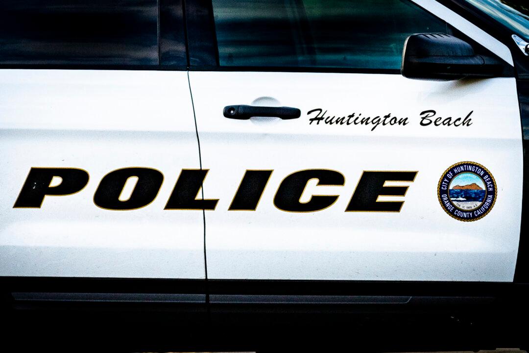 Thieves Break Into Huntington Beach Barbershop, Rip Out ATM Machine