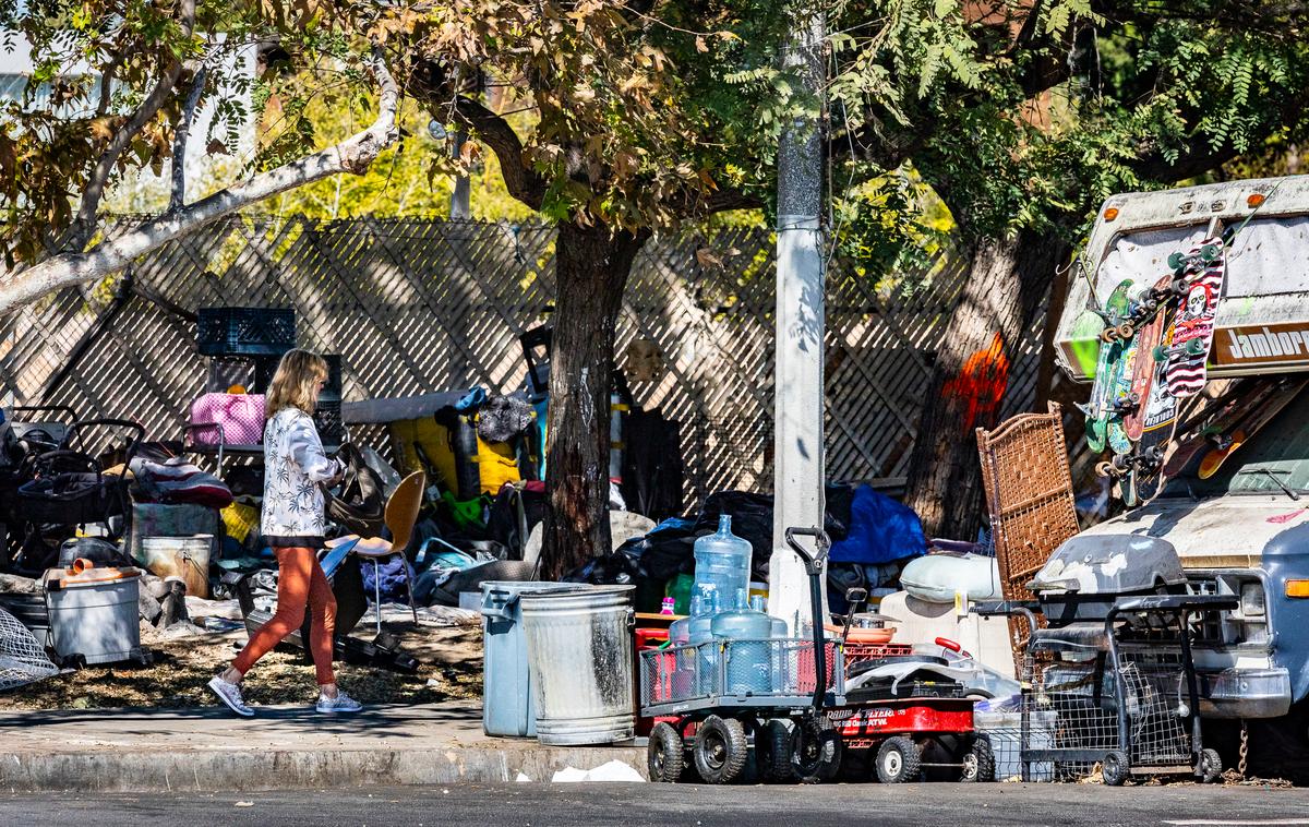 Multiple Drug Busts Highlight Los Angeles’s Broader Struggle With RVs, Encampments