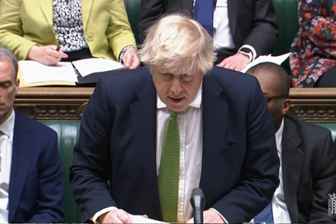 UK Sanctions 5 Russian Banks and 3 Billionaires After Putin Orders Troops Into Eastern Ukraine