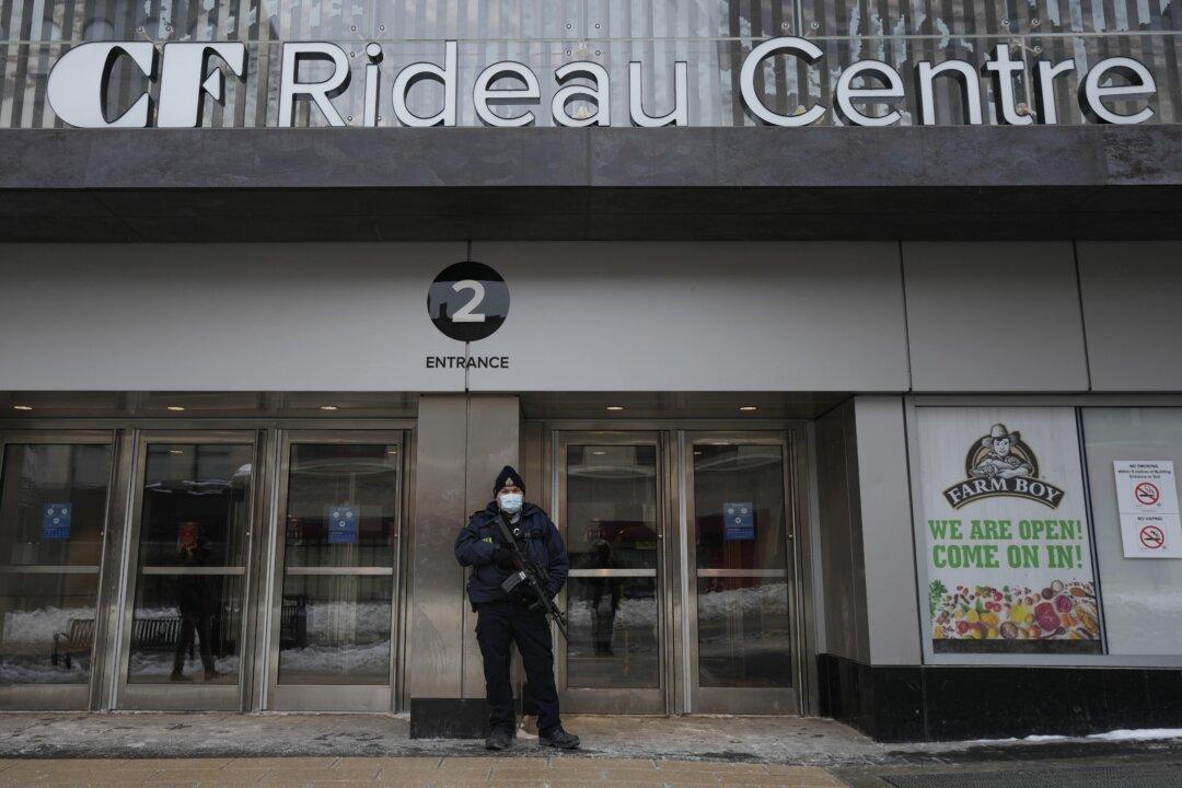 Police Operation at Ottawa’s Rideau Centre Mall Over, Investigation Ongoing