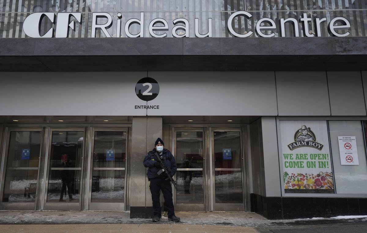 Police Operation at Ottawa’s Rideau Centre Mall Over, Investigation Ongoing