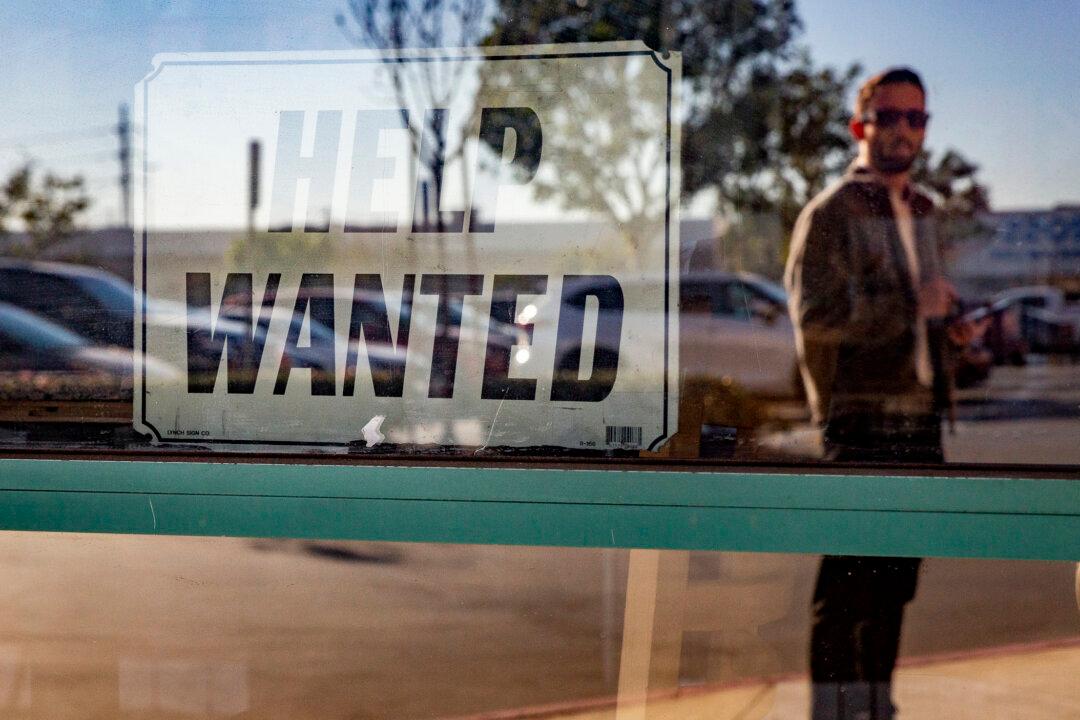 US Unemployment Claims Fell Last Week to 53-year Low