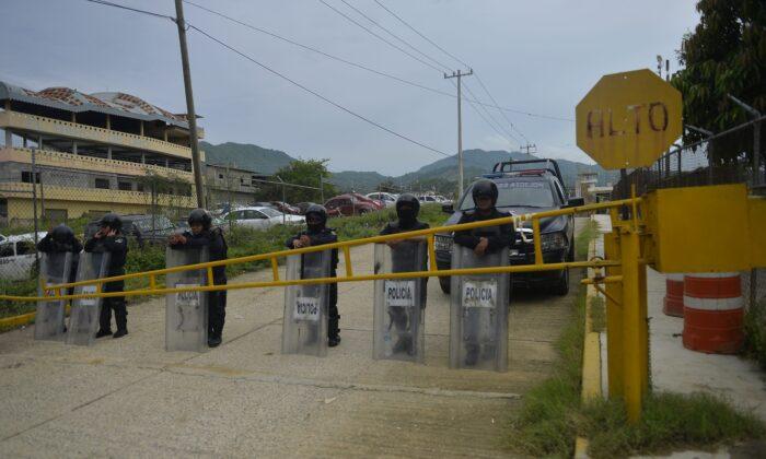 Riot Inside Mexican Prison Injures 20 Officers in Acapulco