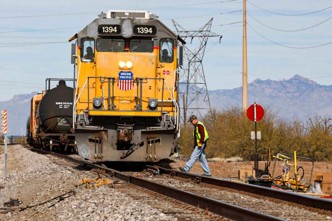 Looming Nationwide Railroad Strike Threatens Food Supply Chain as Union and Carriers Negotiations Stall