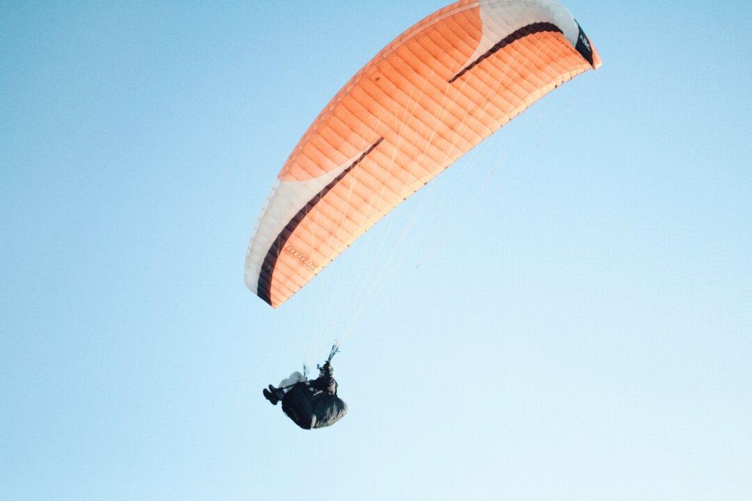 Texas Skydiving Instructor Dies When Parachute Fails to Open