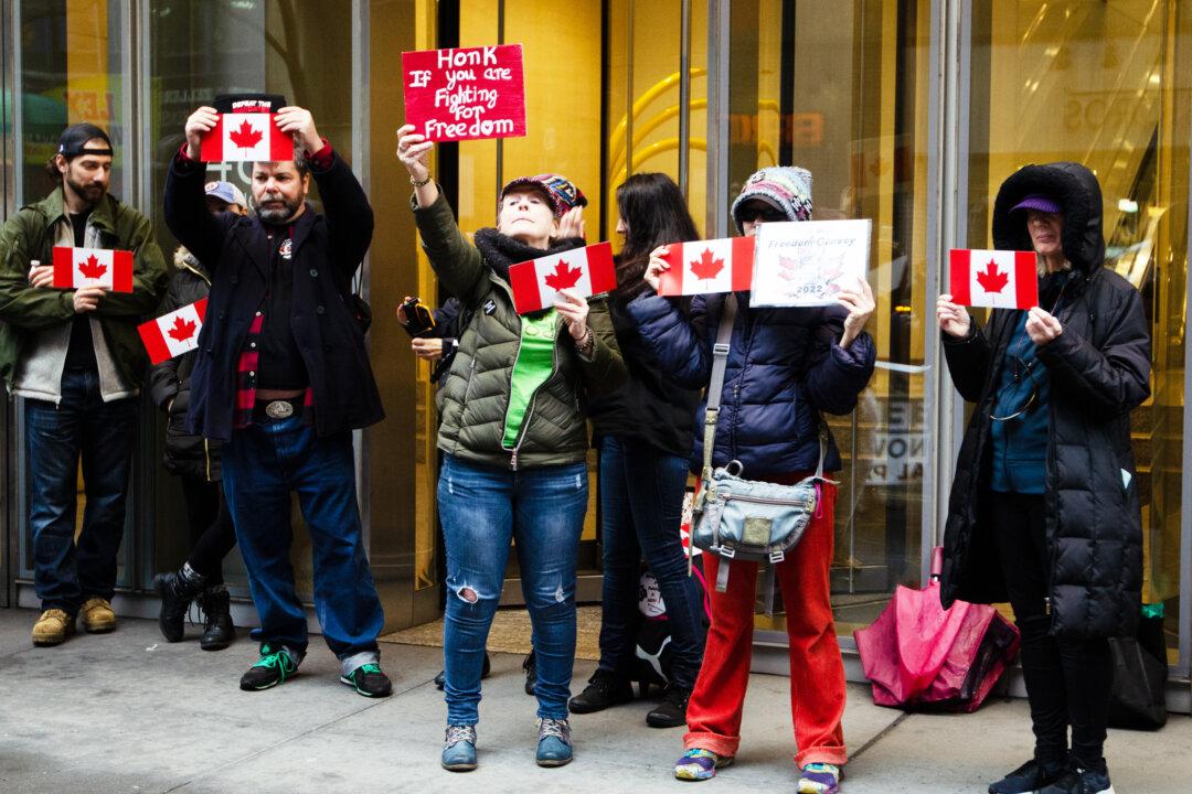 New Yorkers Hold Rally in Support of Canadian Truckers