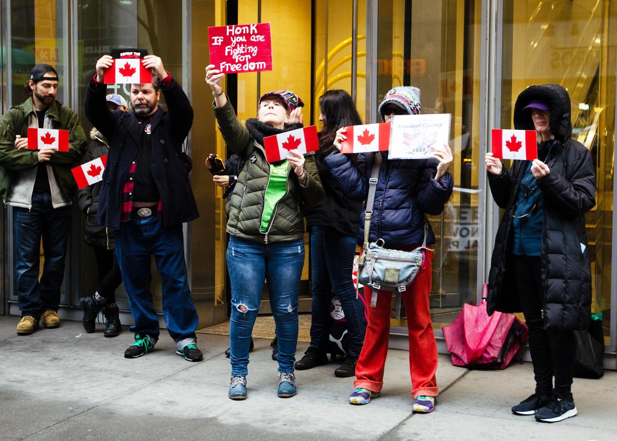 New Yorkers Hold Rally in Support of Canadian Truckers
