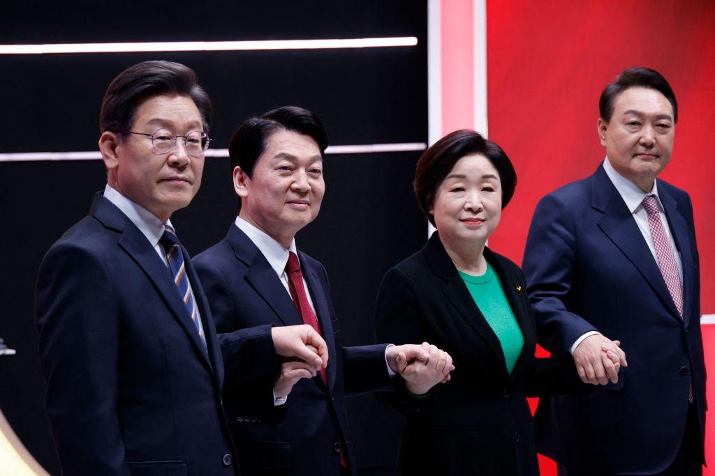 South Korea’s Conservative Presidential Candidate Widens Lead Over Ruling Party Candidate in Popularity Polls