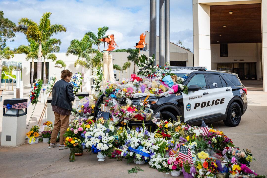 Huntington Beach Police Unveil Memorial for Officer Killed in Helicopter Crash