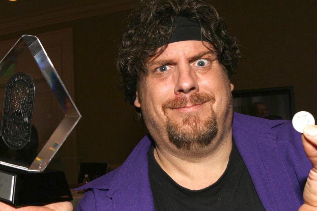 Standup Comedy Magician ‘The Amazing Johnathan’ Dies of Heart Disease