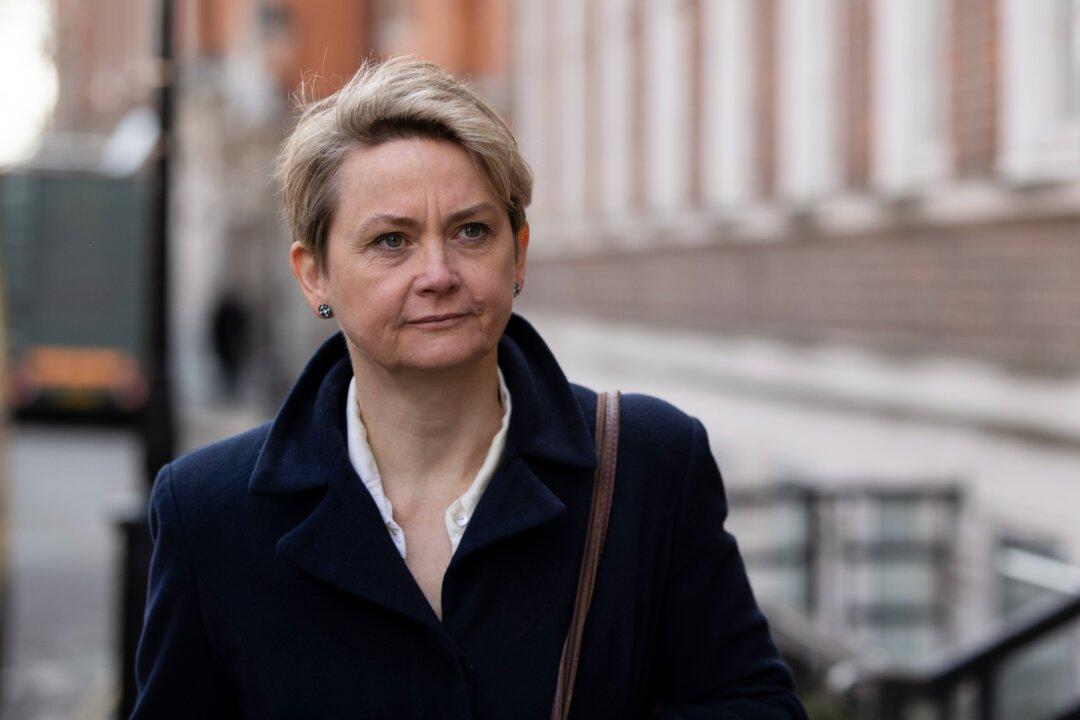 UK Urged to Take Action Against ‘Golden Visa’ Recipients Linked to Russian Government